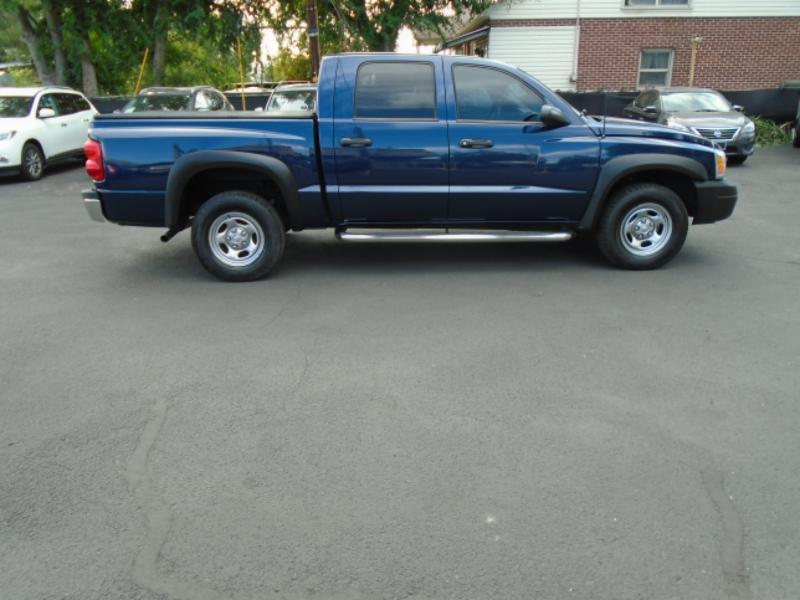 Dodge Dakota ST Quad Cab 4WD 2005