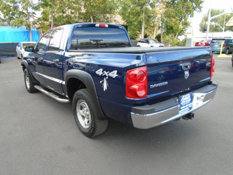 Dodge Dakota ST Quad Cab 4WD 2005