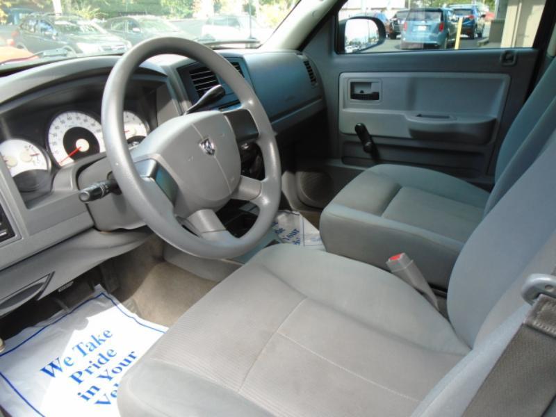 Dodge Dakota ST Quad Cab 4WD 2005
