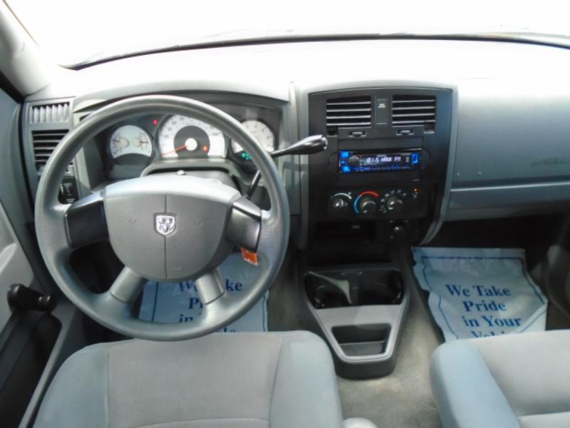 Dodge Dakota ST Quad Cab 4WD 2005