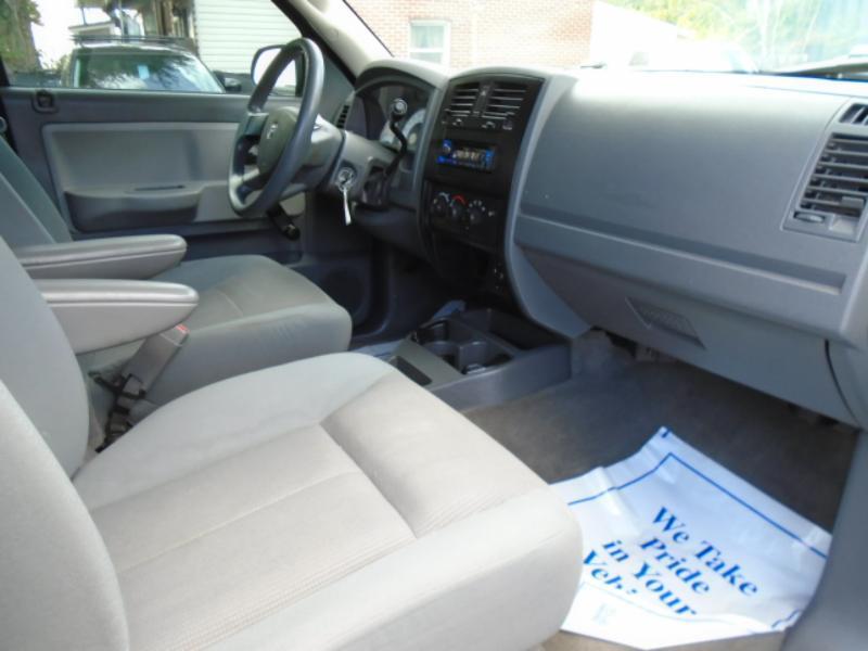 Dodge Dakota ST Quad Cab 4WD 2005