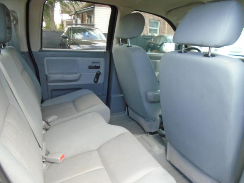 Dodge Dakota ST Quad Cab 4WD 2005