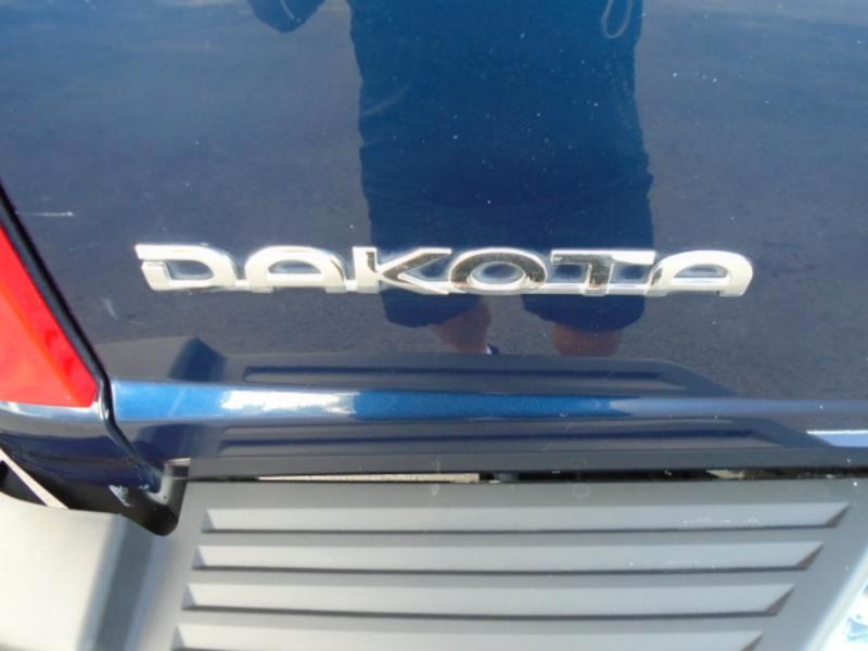 Dodge Dakota ST Quad Cab 4WD 2005