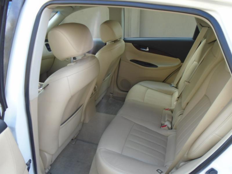 Infiniti QX50 Base AWD 2016