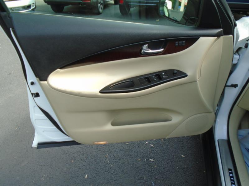 Infiniti QX50 Base AWD 2016