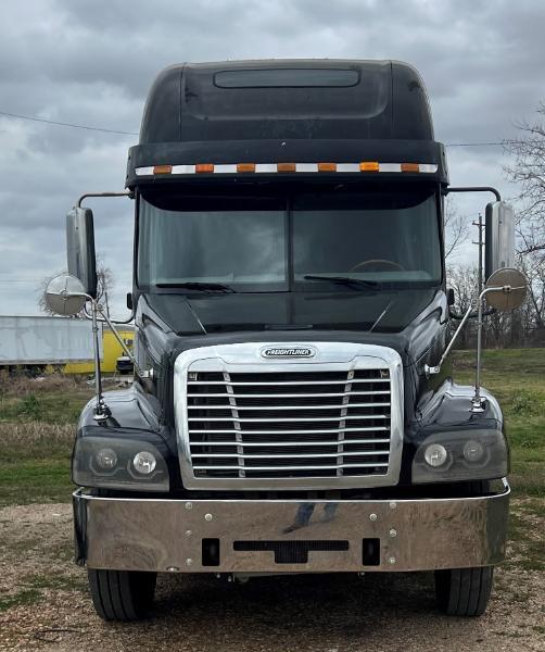 Freightliner ST120  2005