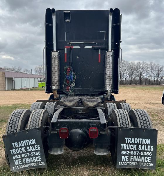 Freightliner ST120  2005