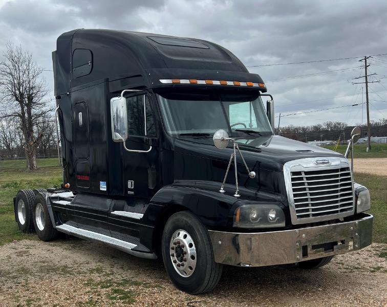 Freightliner ST120  2005