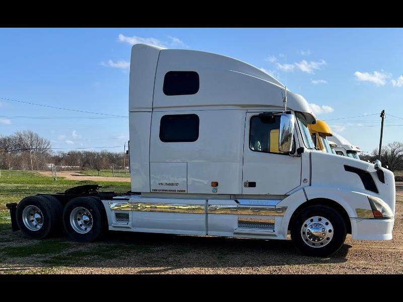 2007 Volvo VNL 