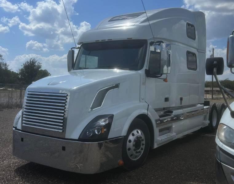 2007 Volvo VNL 