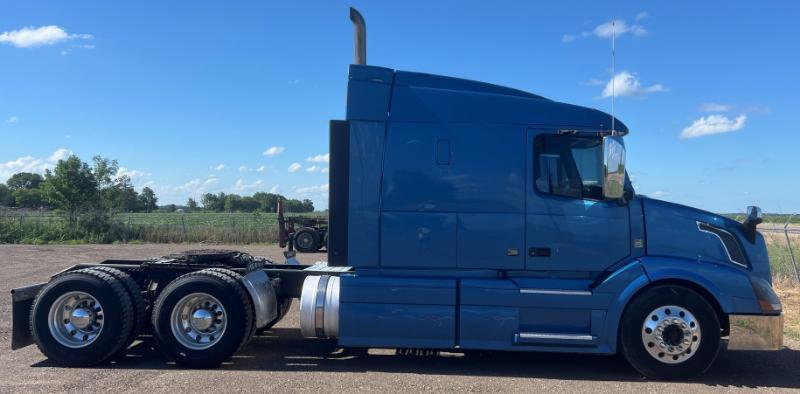 Volvo VNL  2013