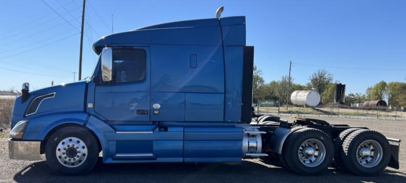 Volvo VNL  2013