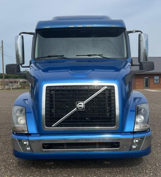 Volvo VNL  2014