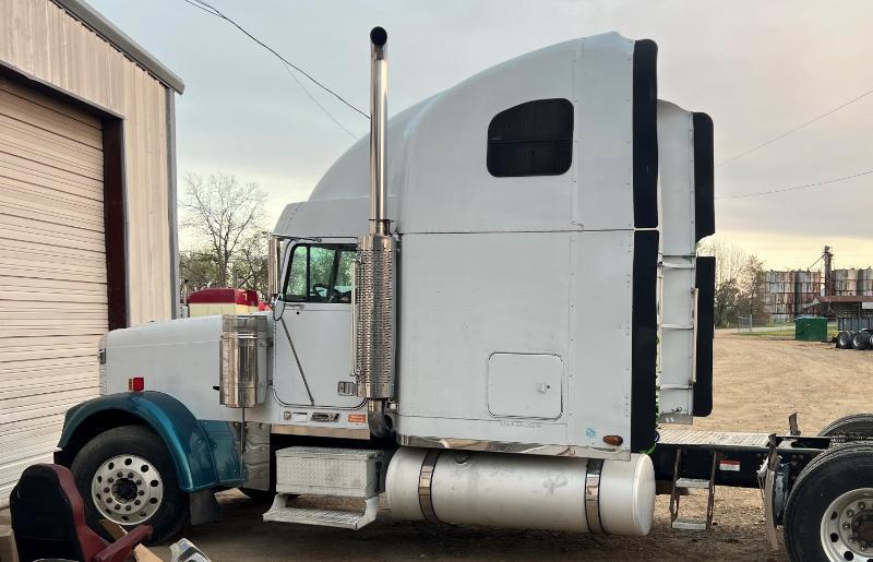 Freightliner FLD132XL Classic  2006