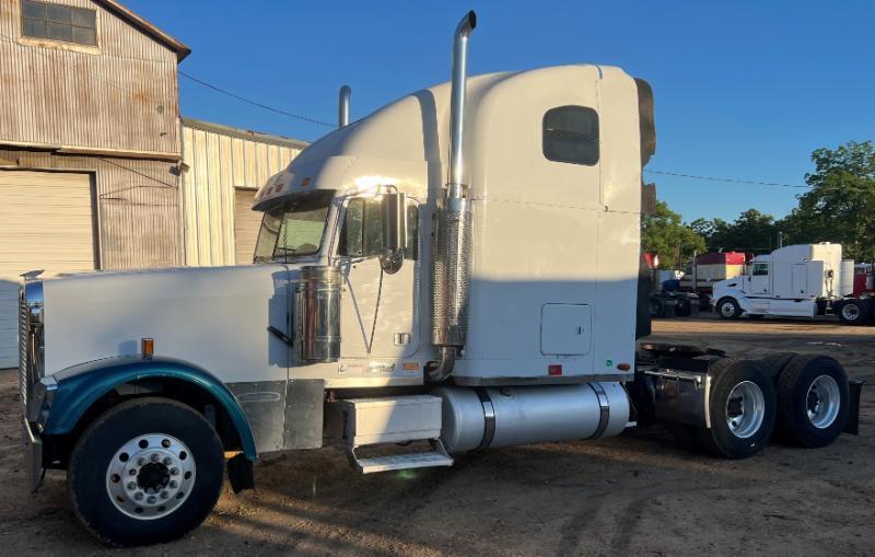 Freightliner FLD132XL Classic  2006