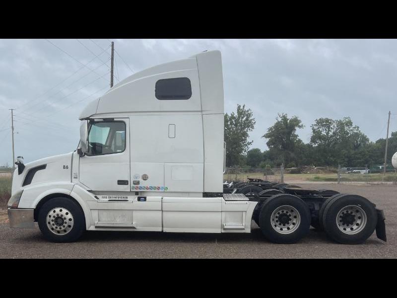 Volvo VNL  2015