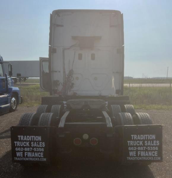Freightliner Cascadia 125  2013