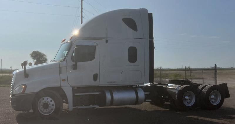 Freightliner Cascadia 125  2013