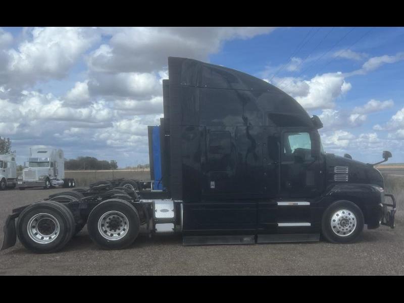 Mack Anthem  2019