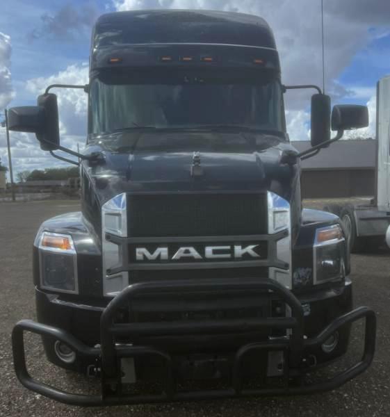 Mack Anthem  2019