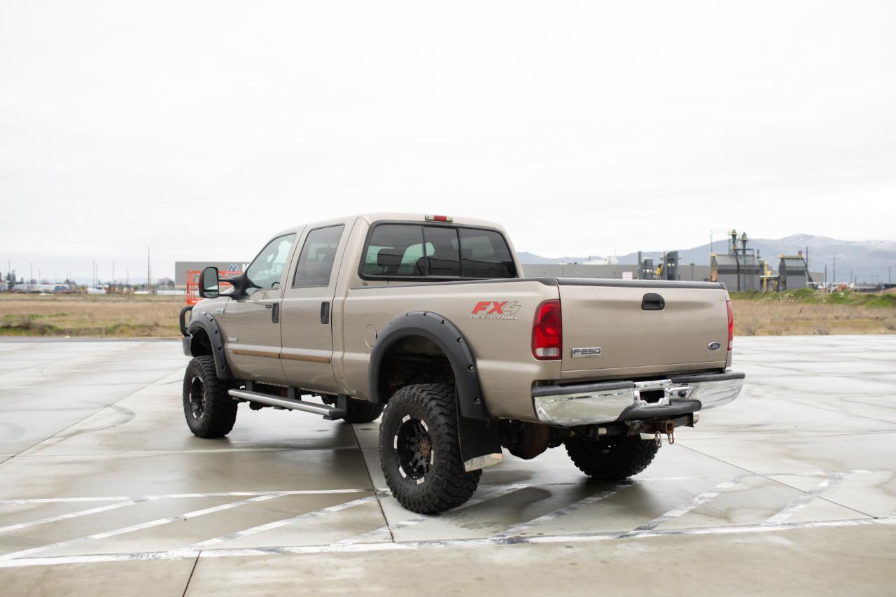 Ford F-250 SD XLT Crew Cab Short Bed 4WD 2006