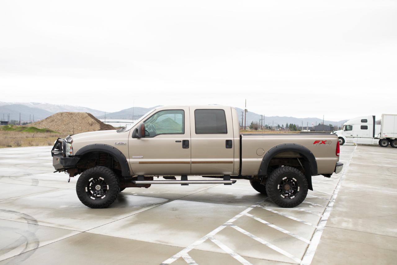 Ford F-250 SD XLT Crew Cab Short Bed 4WD 2006