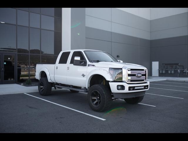 White 2013 Ford F-250 Super Duty Platinum Crew Cab 4WD Pickup Truck Four-Wheel Drive 6-Speed Automatic