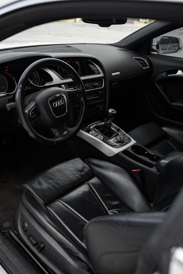 Audi S5 4.2 Coupe quattro Manual 2011