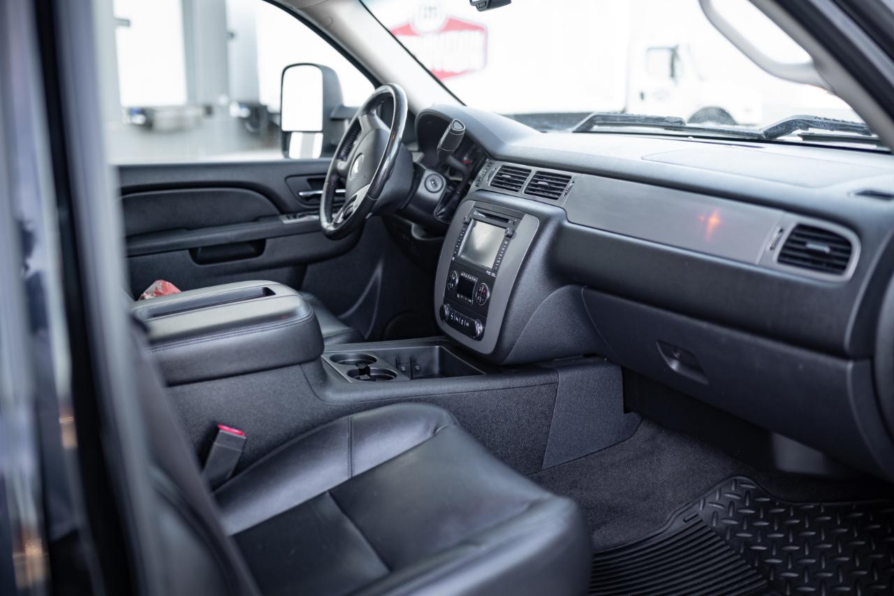 Chevrolet Silverado 3500HD LTZ Crew Cab 4WD 2013