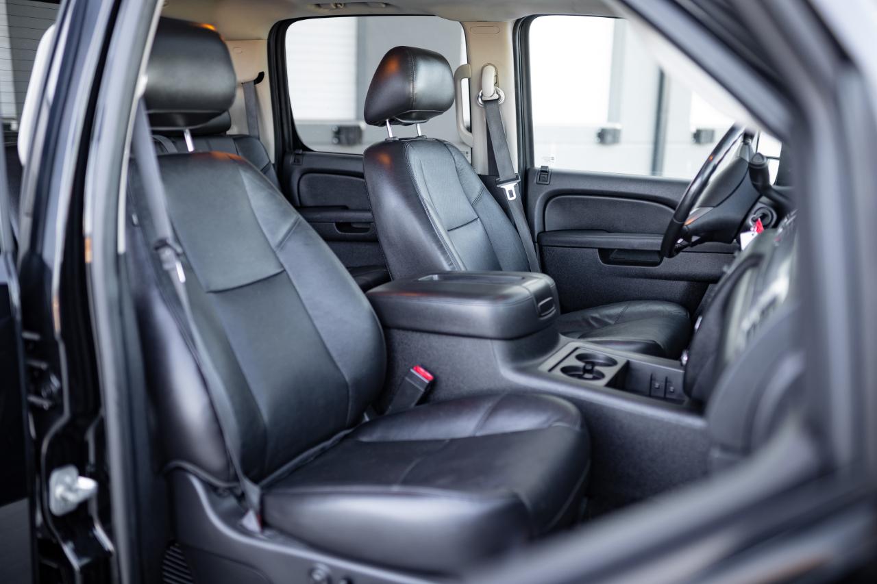 Chevrolet Silverado 3500HD LTZ Crew Cab 4WD 2013