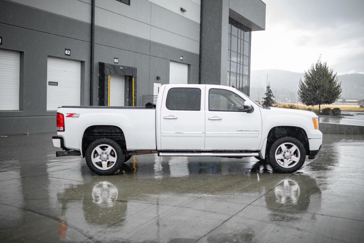 GMC Sierra 2500HD Denali Crew Cab 4WD 2011