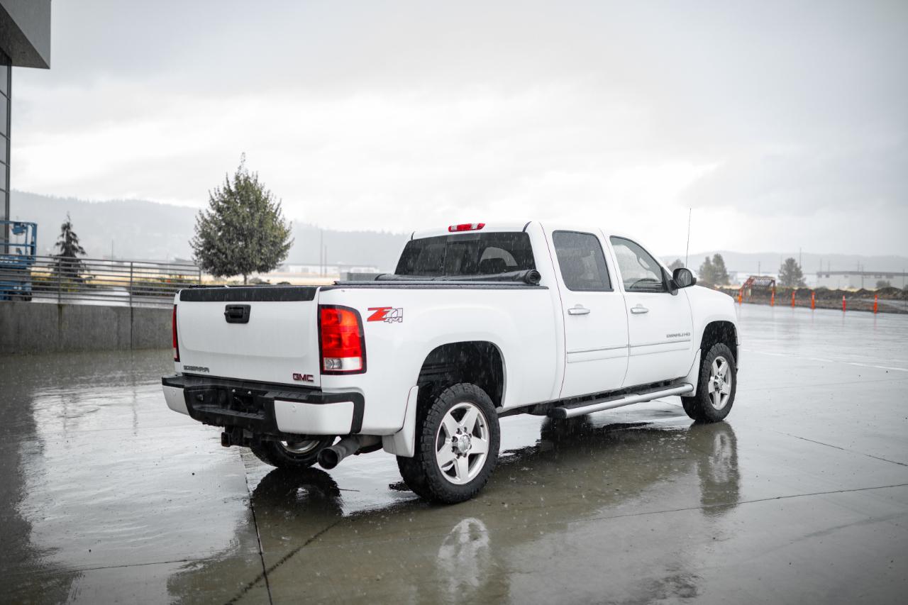 GMC Sierra 2500HD Denali Crew Cab 4WD 2011