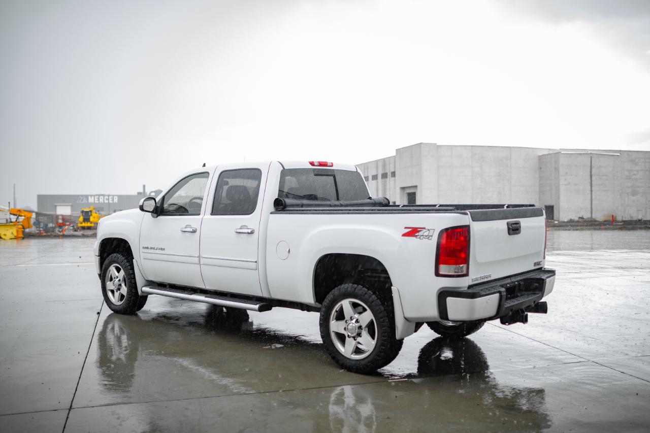 GMC Sierra 2500HD Denali Crew Cab 4WD 2011