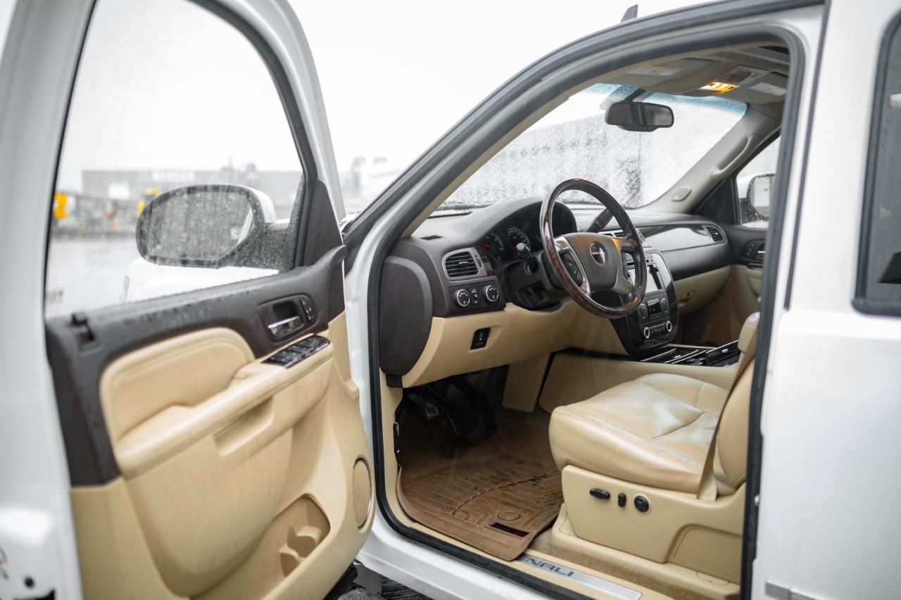 GMC Sierra 2500HD Denali Crew Cab 4WD 2011