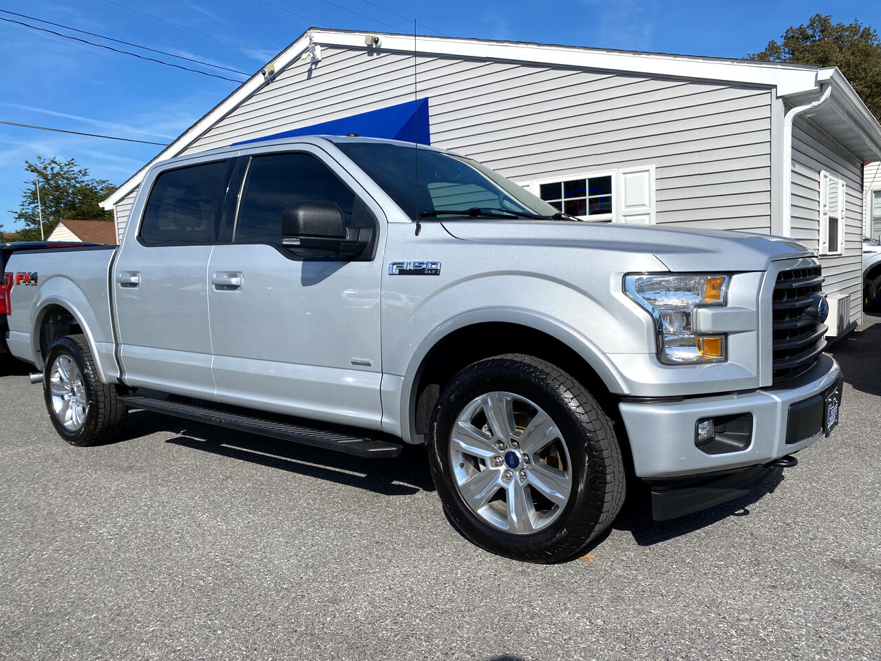 Ford F-150 FX4 SuperCrew 4WD 2017