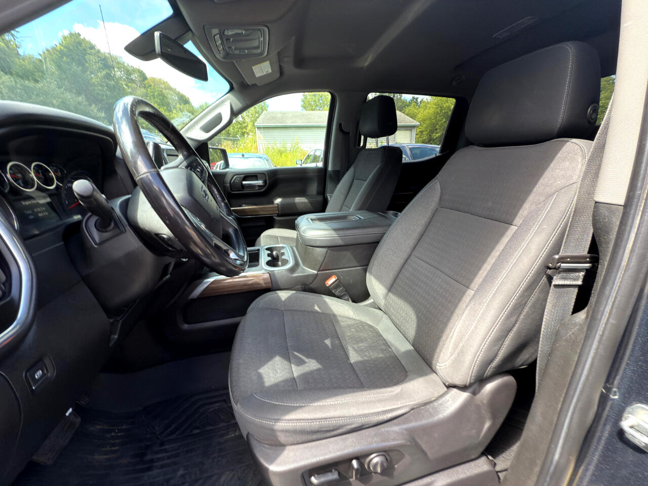 2020 Chevrolet Silverado 1500 RST photo 2