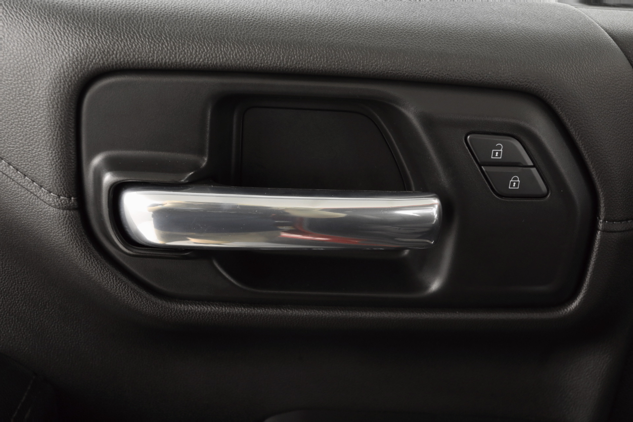 2020 Chevrolet Silverado 1500 RST photo 21