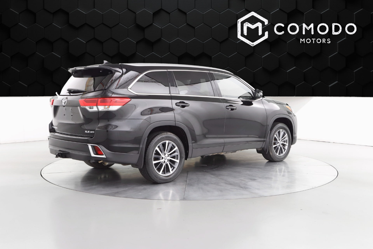 2019 Toyota Highlander XLE photo 2