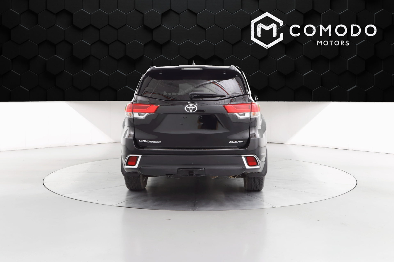 2019 Toyota Highlander XLE photo 3