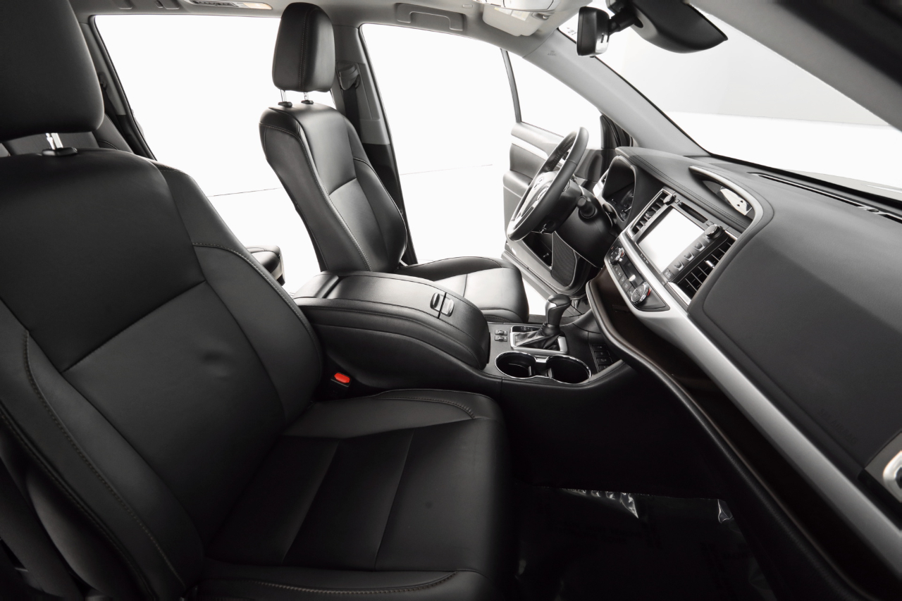 2019 Toyota Highlander XLE photo 16