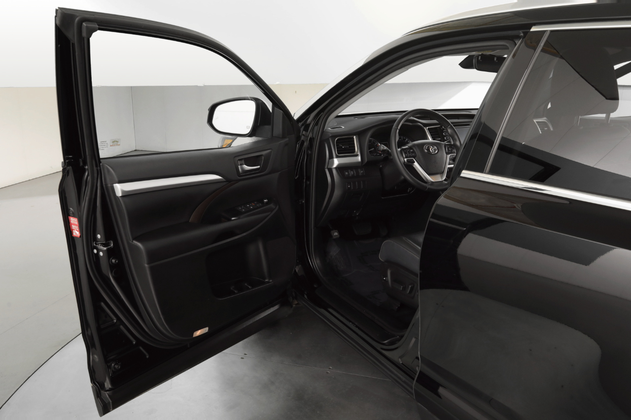 2019 Toyota Highlander XLE photo 22
