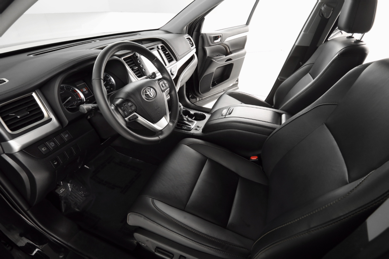 2019 Toyota Highlander XLE photo 25