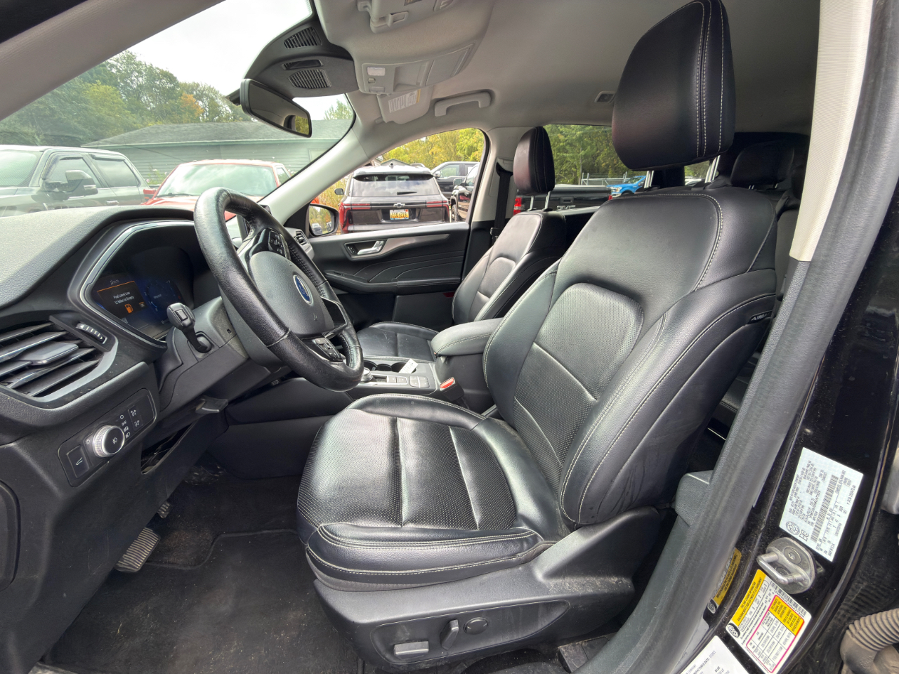 2021 Ford Escape Titanium photo 2