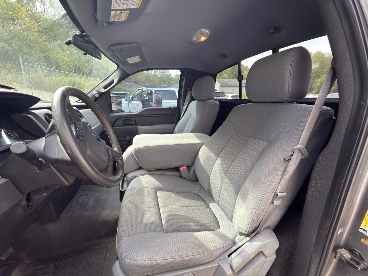 2013 Ford F-150 photo 2
