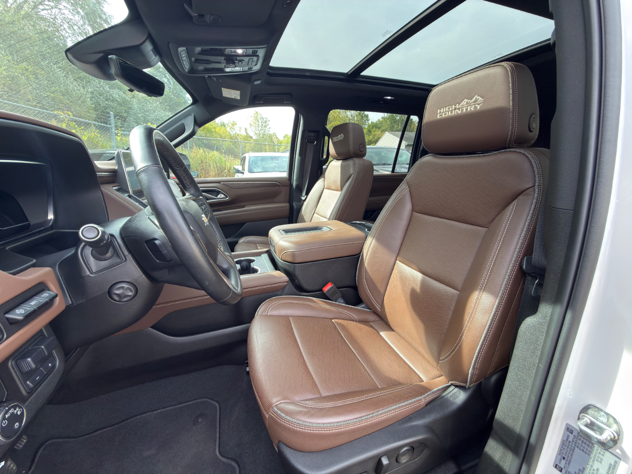 2024 Chevrolet Suburban High Country photo 2