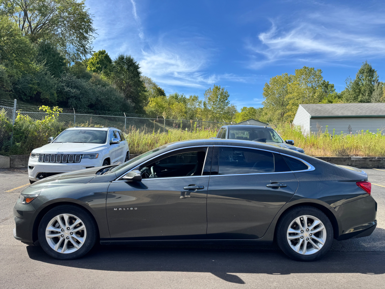 2016 Chevrolet Malibu 1LT photo 2