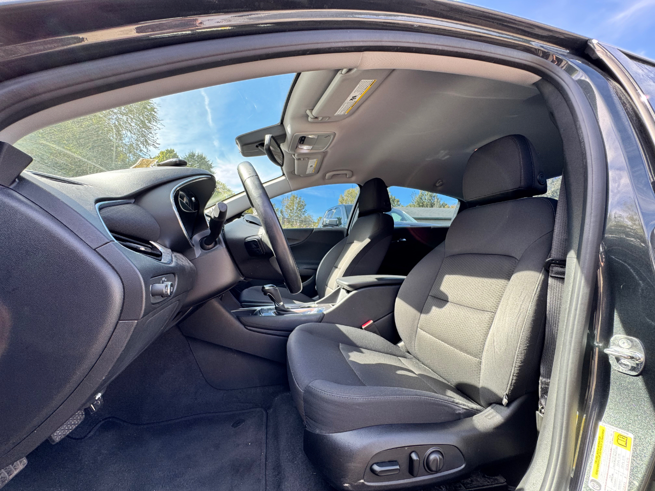 2016 Chevrolet Malibu 1LT photo 3