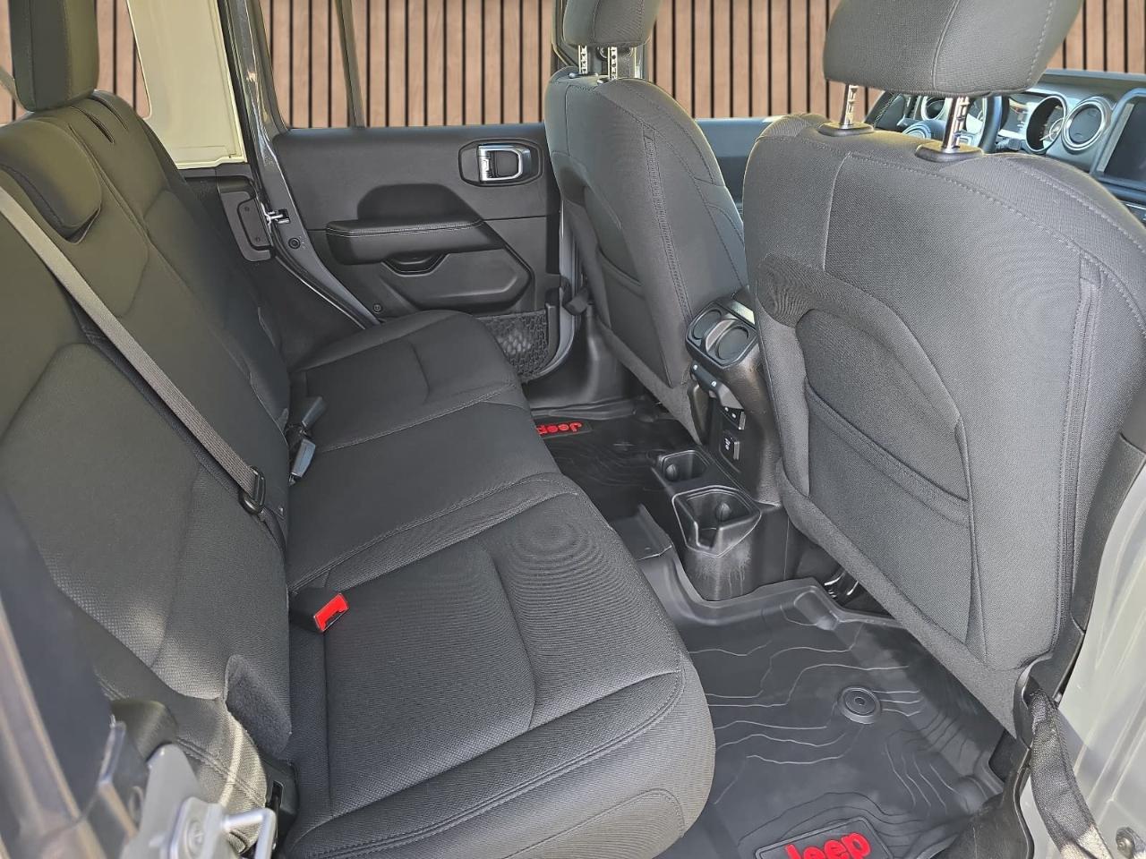 Jeep Wrangler Unlimited Sahara 4WD 2021