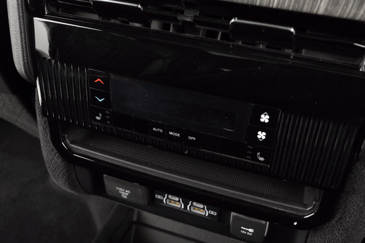 Jeep Wagoneer Series III 4WD 2022