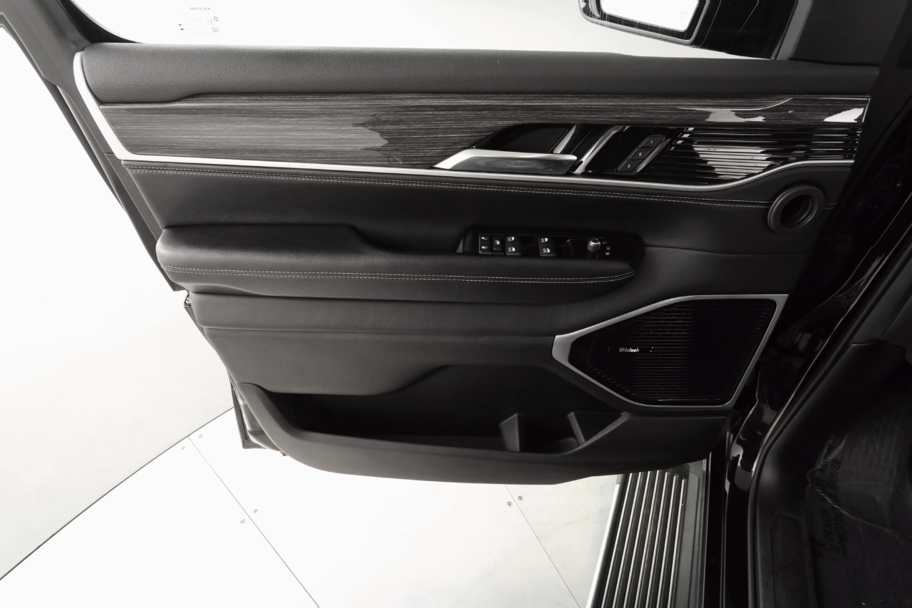 Jeep Wagoneer Series III 4WD 2022